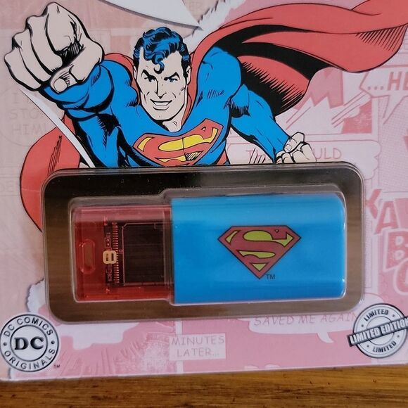 Emtec Superman DC Comics USB Flash Drive 8 GB Limited Edition 2.0 - Picture 4 of 4